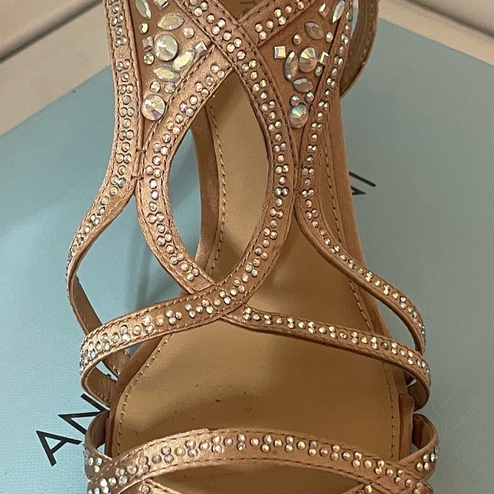 Women’s Antonio Melani heeled dress shoe size 7.5